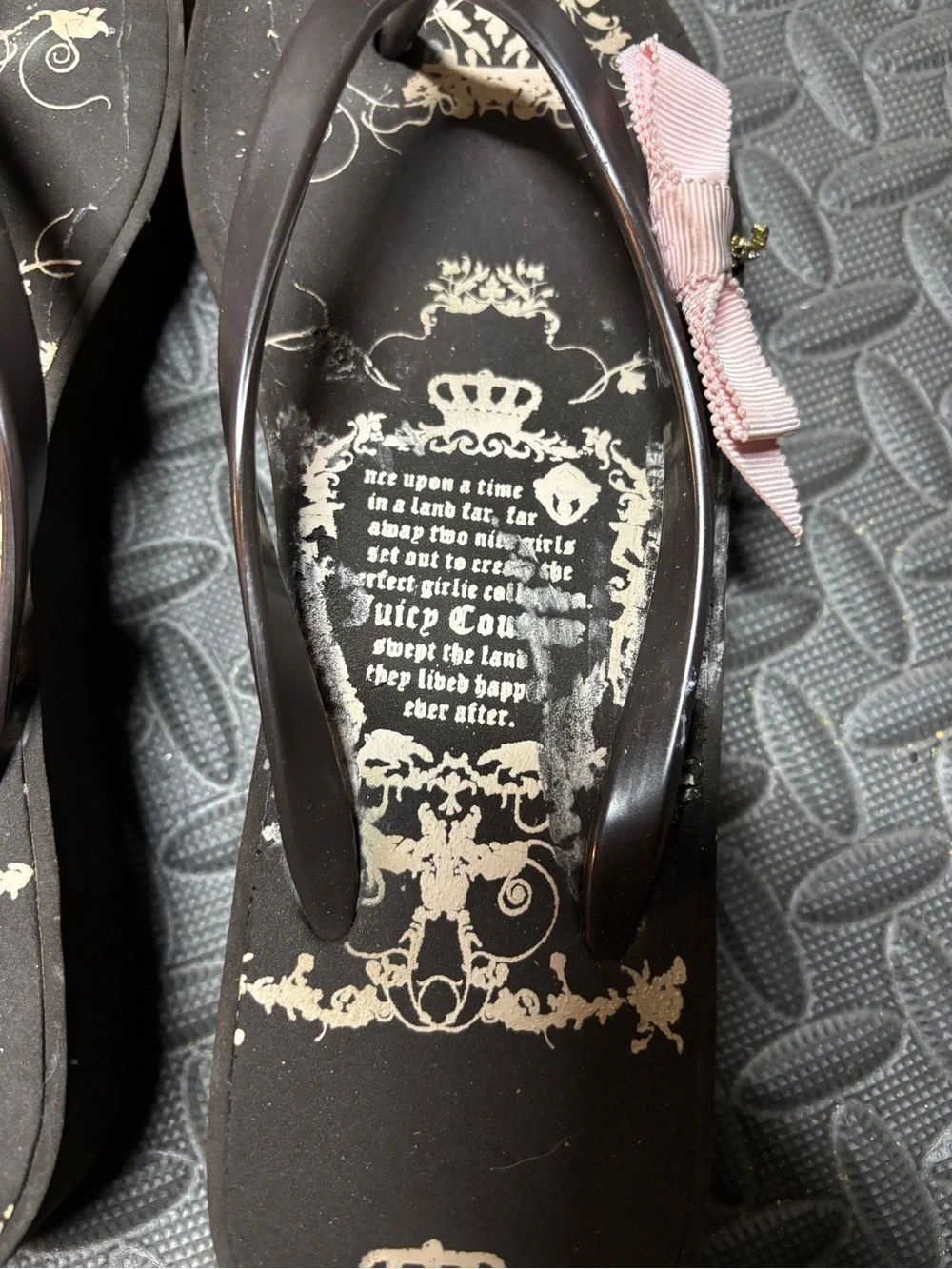 Y2K Juicy Couture Carmen flip-flop sandals - Picture 3 of 8